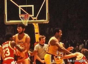 nba最严重斗殴（NBA历史十大斗殴事件）(1)