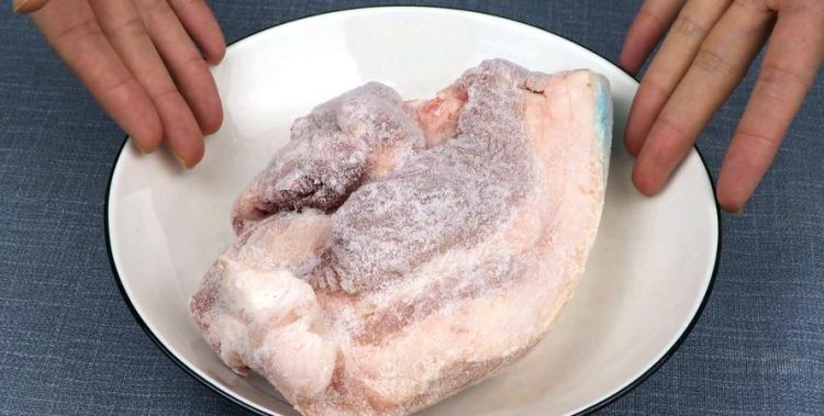 冷冻过后的肉是用冷水解冻还是热水