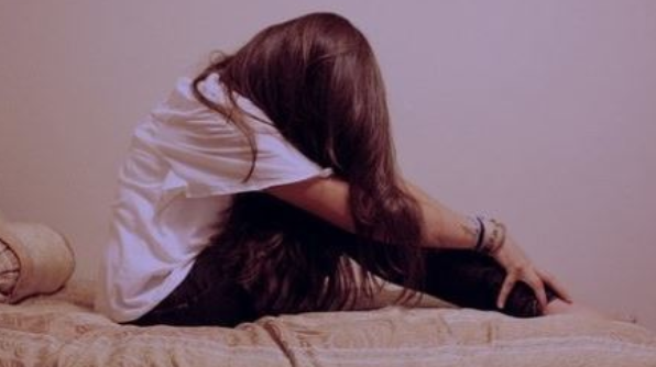 一个人心累伤感说说,没人疼没人爱心累的伤感说说图片图2