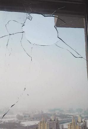 窗户玻璃裂开了有什么补救方法