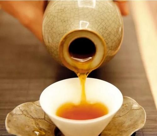 黄酒为什么会变酸?变酸了还能喝吗?