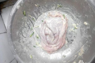 ​猪小肚怎么洗才不臭,猪肚如何清洗无异味