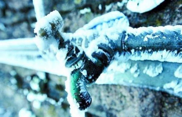 二楼水管冻了怎么办,楼房室外排水管冻住了怎么办图4