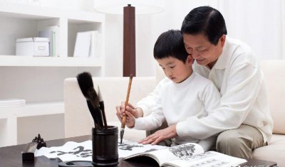 ​毛笔用狼毫还是羊毫（书法毛笔的狼毫羊毫有什么区别）