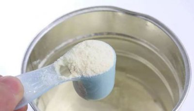 ​夏天奶粉结块了还能吃吗，奶粉受潮结块怎么处理还能喝吗？