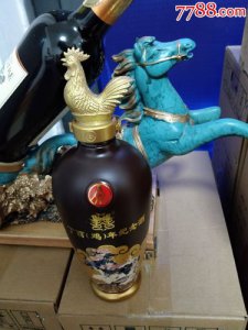 ​五粮液鸡酒(五粮液鸡年纪念酒真假)
