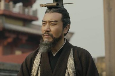 ​挟天子以令诸侯什么意思，挟天子以令诸侯指的是谁