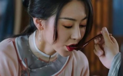 ​《飞狐外传》苗若兰结局，苗若兰和谁在一起了