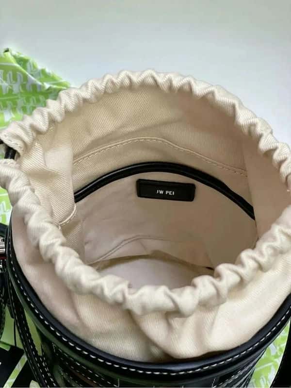 女士包包什么牌子好又不贵（什么牌子的包包好看又高档又实惠）