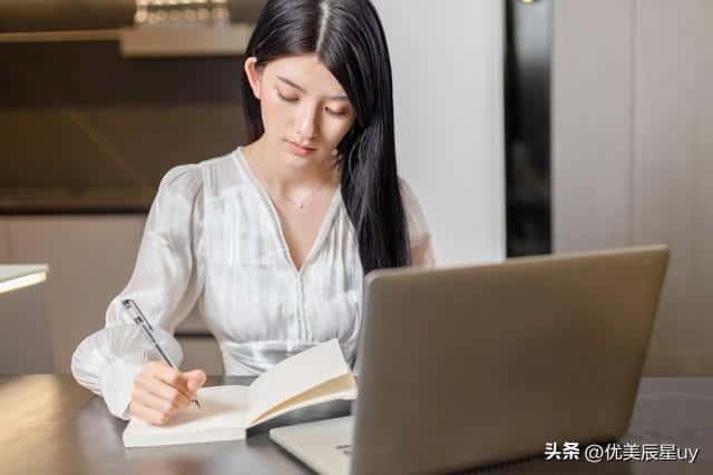 未来就业前景最好的五大专业（现在学什么专业比较热门）