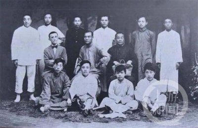 ​建团日期是几月几日在哪(建团日期是几月几日地点)