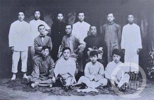 建团日期是几月几日在哪(建团日期是几月几日地点)-第1张图片-
