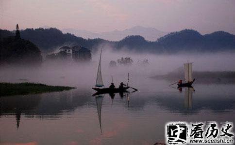 柳永满江红