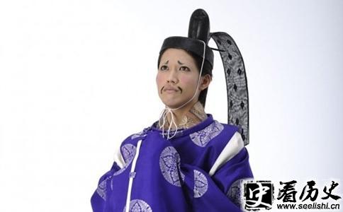 足利义昭塑像