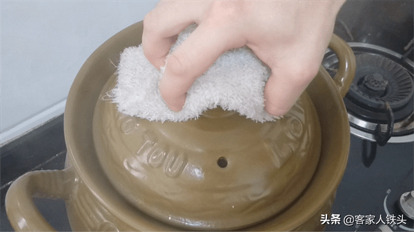 乌骨鸡炖什么有营养(乌骨鸡怎么炖汤好吃营养)