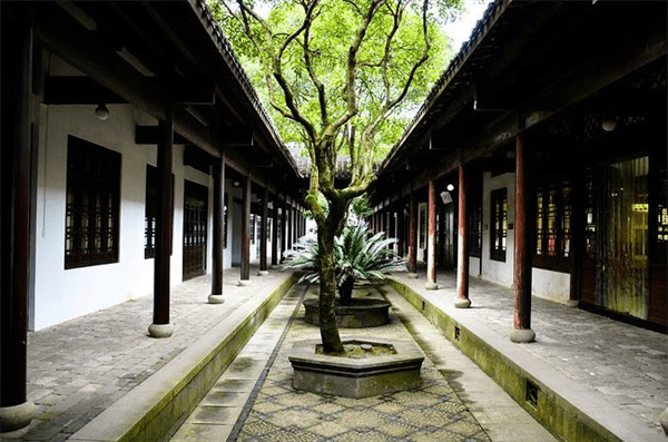 长沙岳麓书院始建于的朝代是什么时候