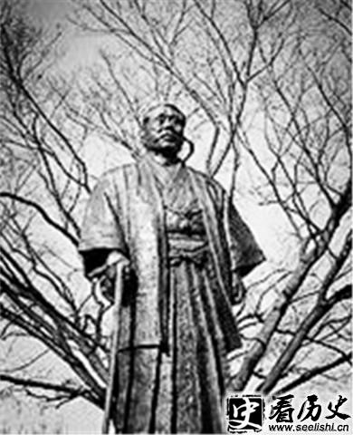 广田弘毅雕塑
