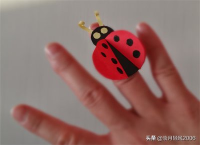 ​好看的卡纸手工 快乐DIY，用彩色卡纸做小瓢虫手偶，好看好做又好玩