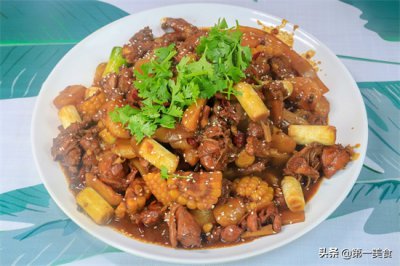 ​分享特色风味大盘鸡做法，毫无保留的配方，大块吃肉真过瘾
