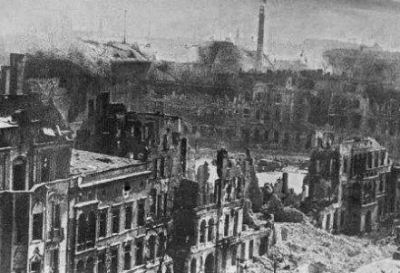 ​1945年空袭柏林：勇敢的飞行员们回来了几架飞机?