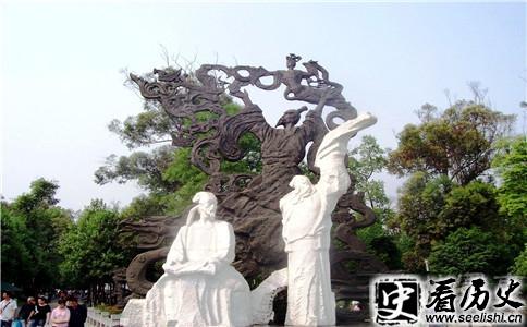 王勃石像照
