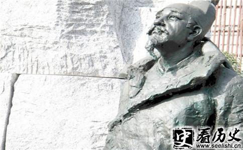 王昌龄石像照