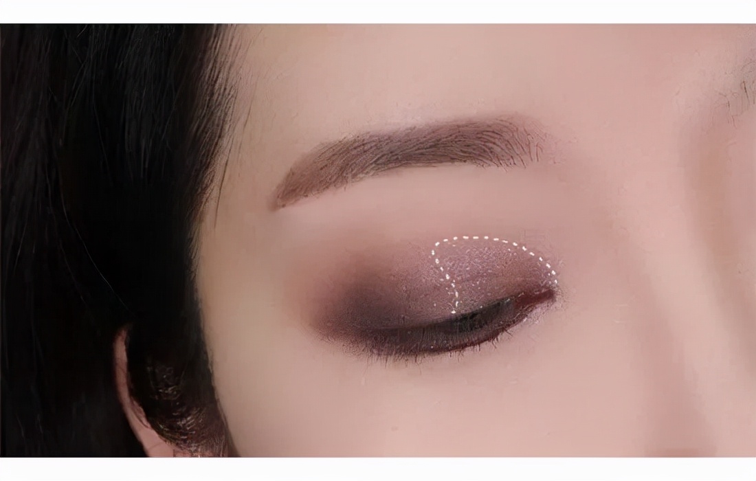 021最新韩式小烟熏妆的画法