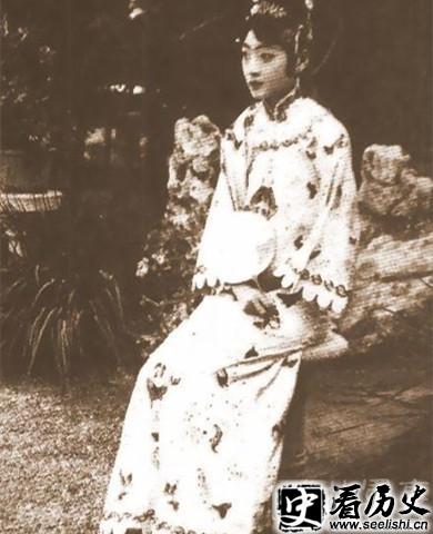 婉容像
