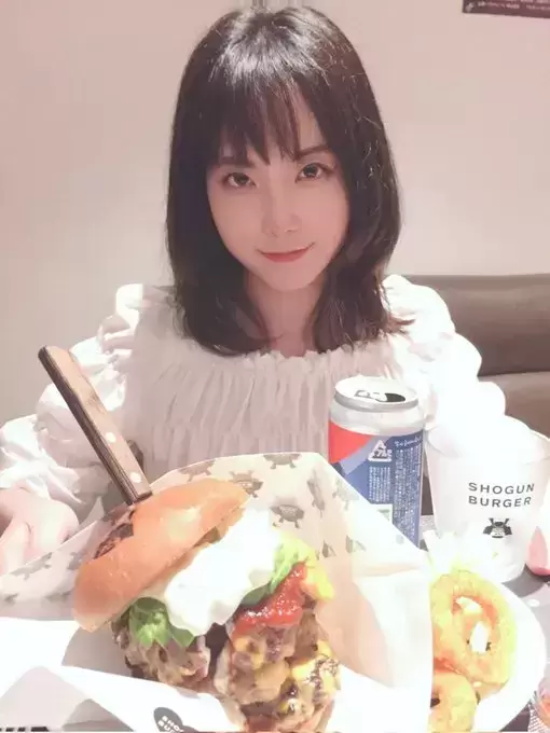 清新美人水凑枫写真分享，那一个晚上明月笼罩！