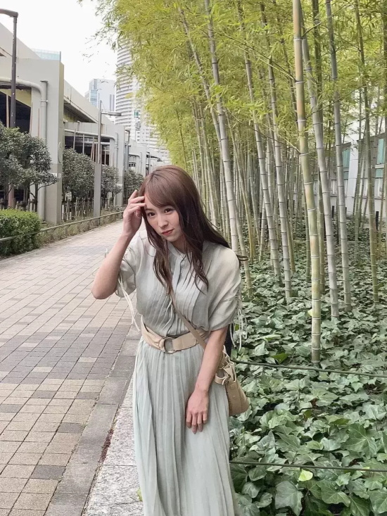被前事务所拖欠工资的天音真比奈写真分享，星途多舛！