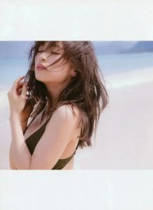 ​泉里香 ins写真小鉴：夏威夷般的热情似火，爱了爱了！