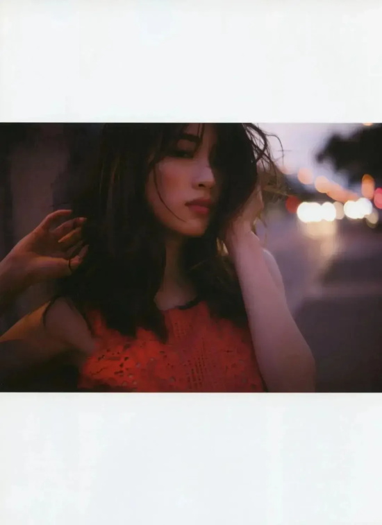泉里香 ins写真小鉴：夏威夷般的热情似火，爱了爱了！