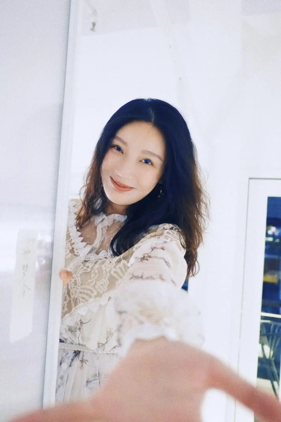 王李丹妮清新灵动展现活力写真合集