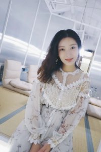 ​王李丹妮清新灵动展现活力写真合集