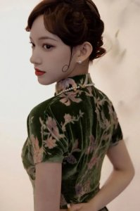 ​程潇尽显古典风格的旗袍写真合集