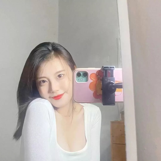 马来网红小狮子：恰似邻家小妹
