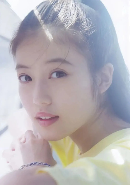 今田美樱ins写真小鉴：清新系小姐姐让人过目不忘！