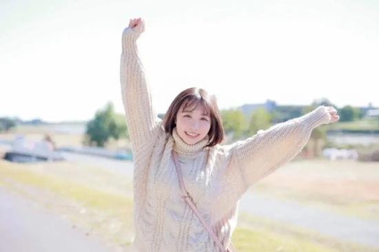 日本演艺界00后黑马宍戸里帆美图欣赏，又萌又美演技还在线！