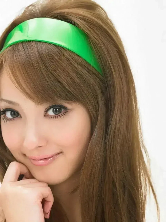 日本演员佐佐木希，微醺而又清凉的美少女