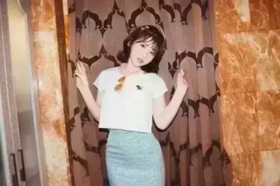 ​小恶魔老师翼葵写真分享，普攻千男斩达成者！