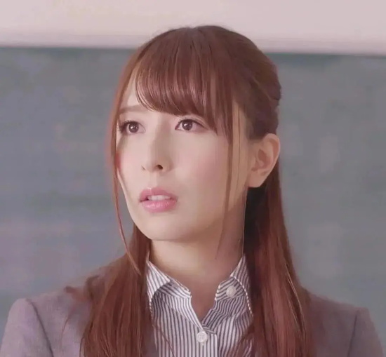 宅男女神希崎杰西卡ins美图分享，暗黑界气质混血美女！