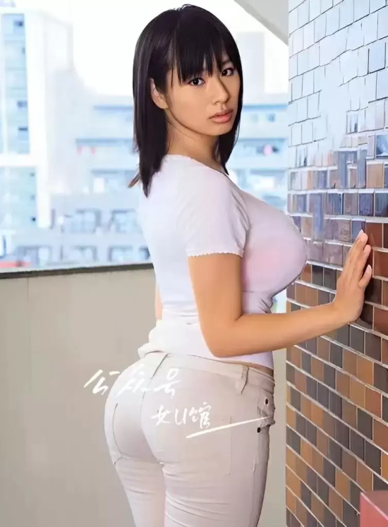 春菜华，108公分K杯爆R持有者