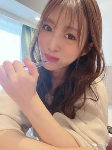 ​阳光爱笑的宇野薬菜写真分享，微微一笑很倾城！