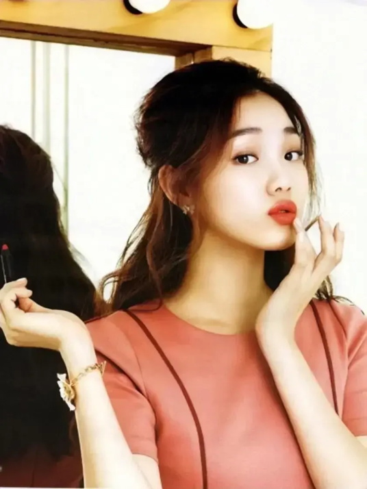 南韩第一美腿精李圣经，连饰演的角色都火出圈