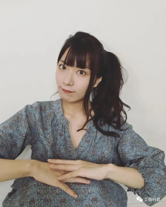 以大长腿示人的由爱可奈写真分享，真宅男杀手！