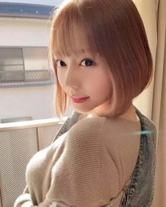 ​俏皮可爱的浜崎真緒