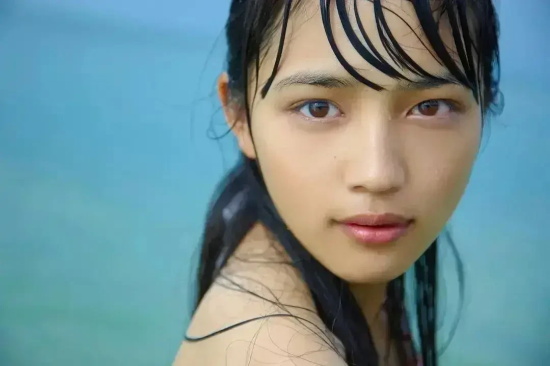 纯真少女川口春奈气质太脱俗，不愧是日版沈佳宜！