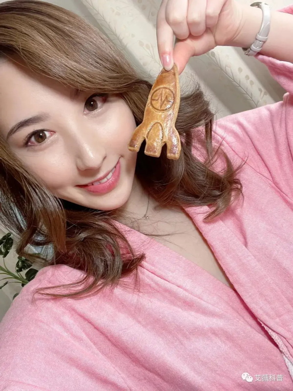 喜欢怪叔叔的北野未奈写真分享，H杯的萝莉！