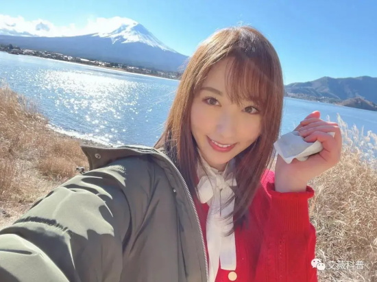 喜欢怪叔叔的北野未奈写真分享，H杯的萝莉！