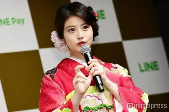 今田美樱ins写真小鉴，笑容太有吸引力！